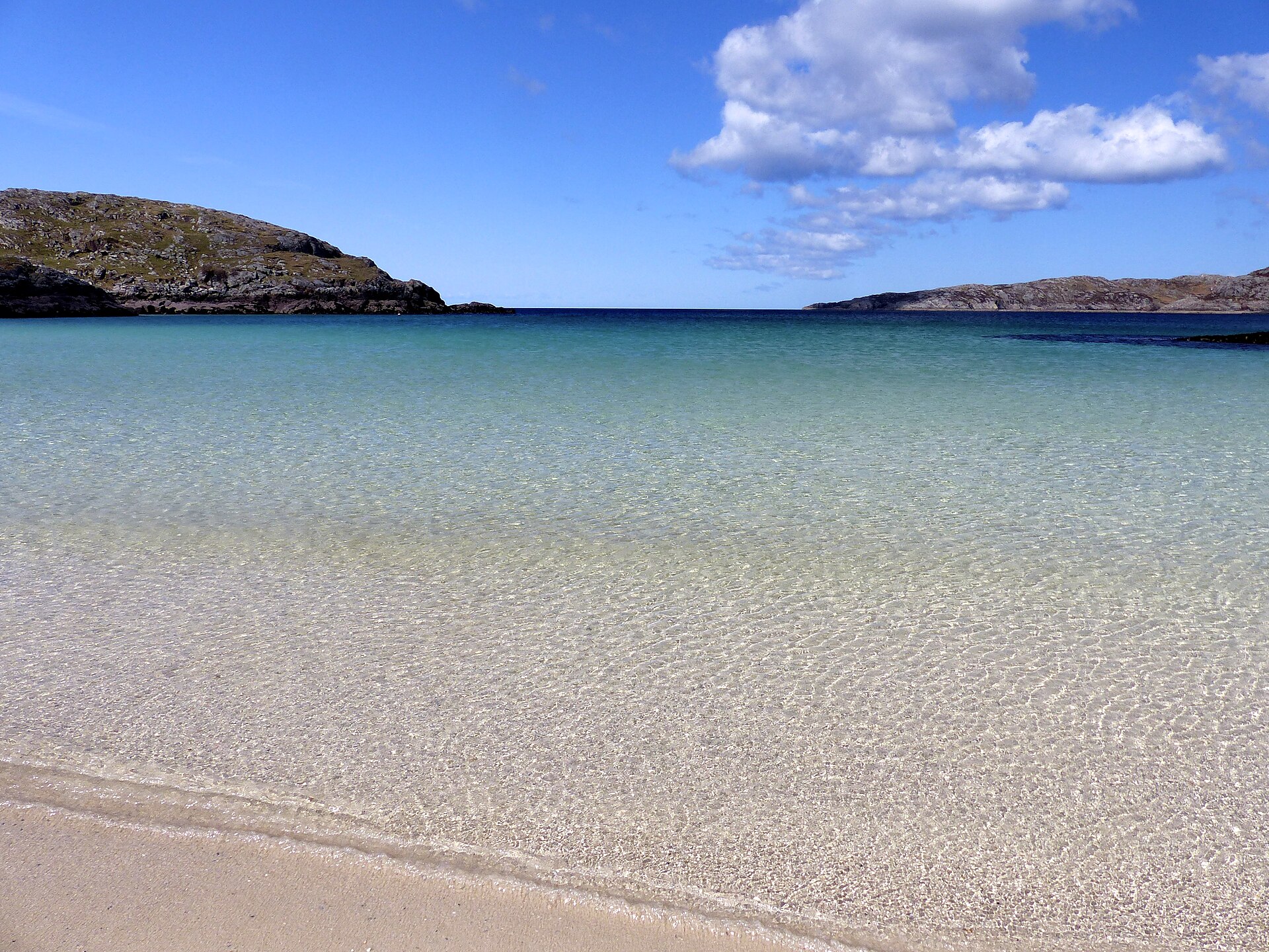 Achmelvich Beach — weißer Sand, türkises Wasser
